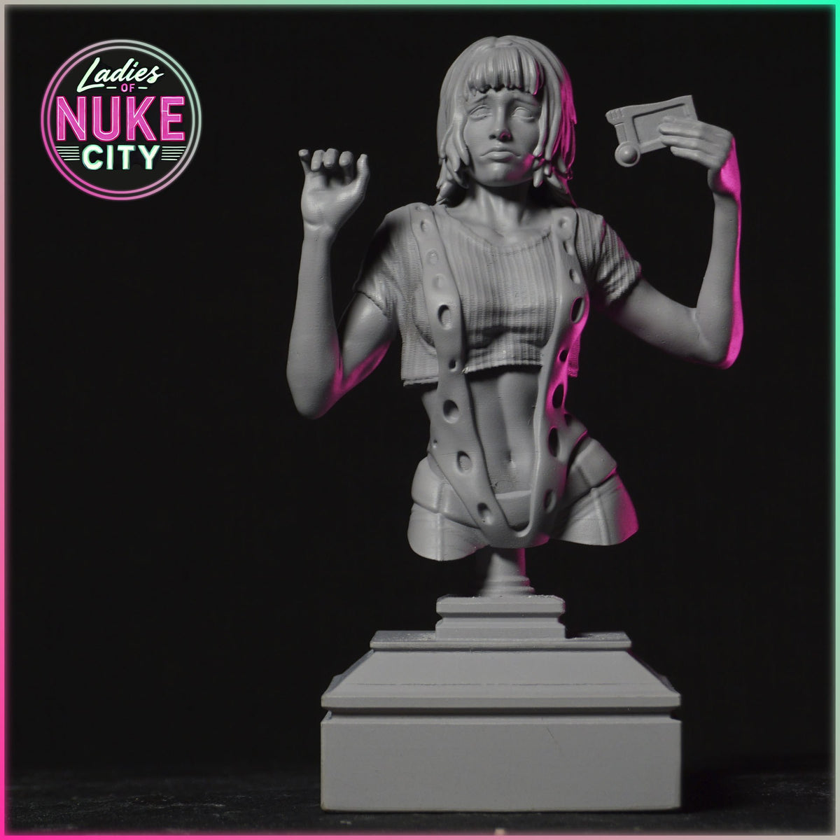 Leela resin figure