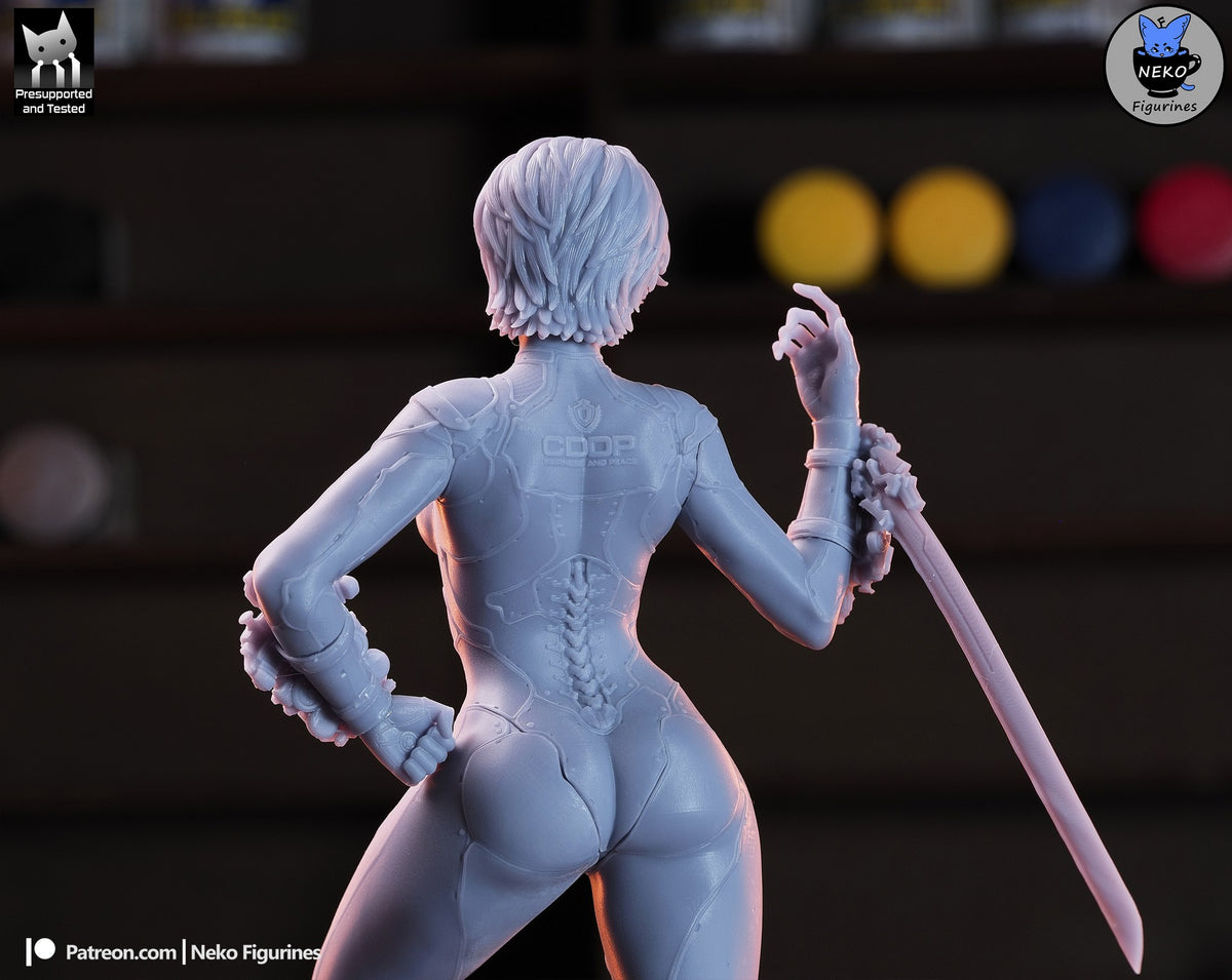 Evie resin figure