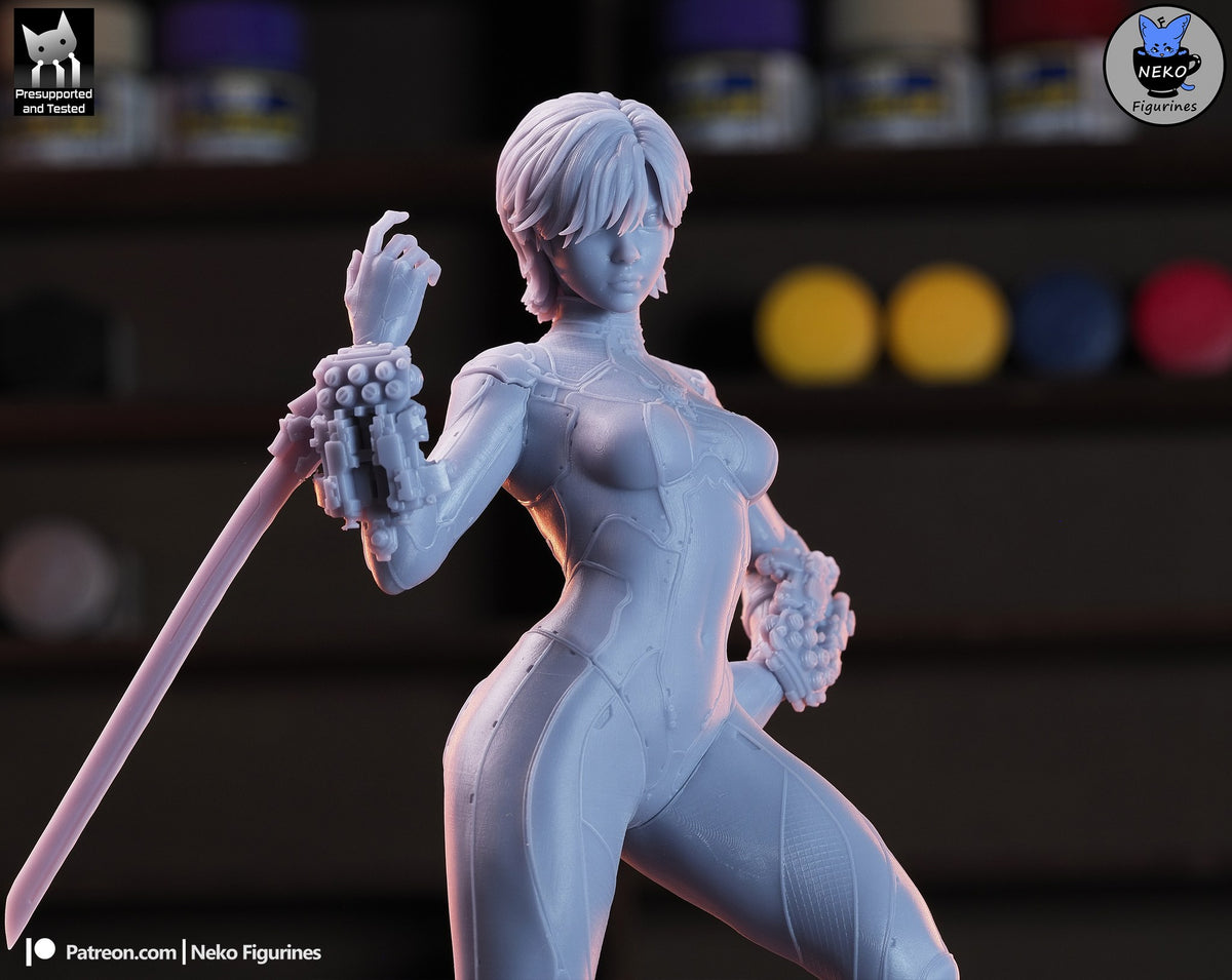 Evie resin figure
