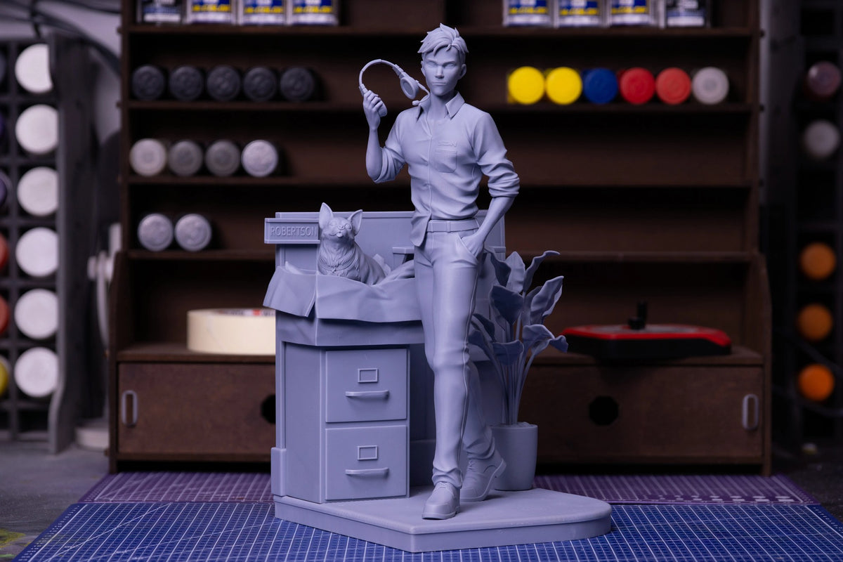 Robert resin figure