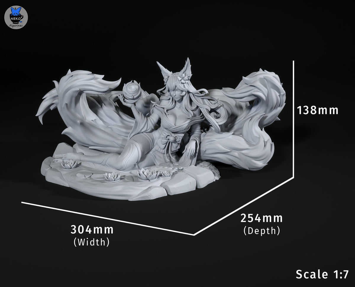Ahri resin figure