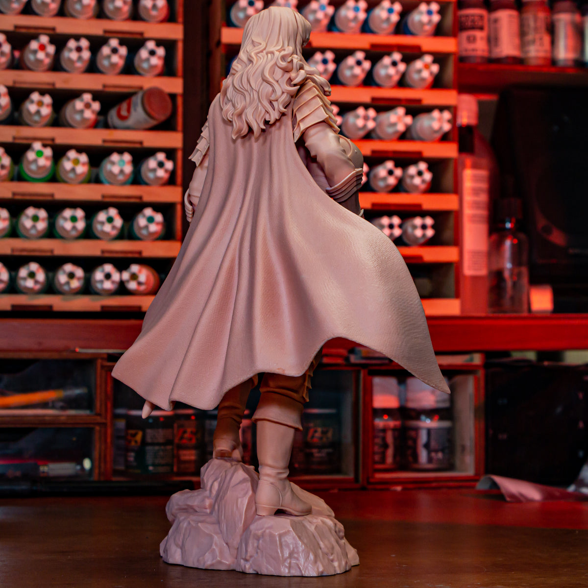 Griffith Option 1 Plain/Simple Base resin figure