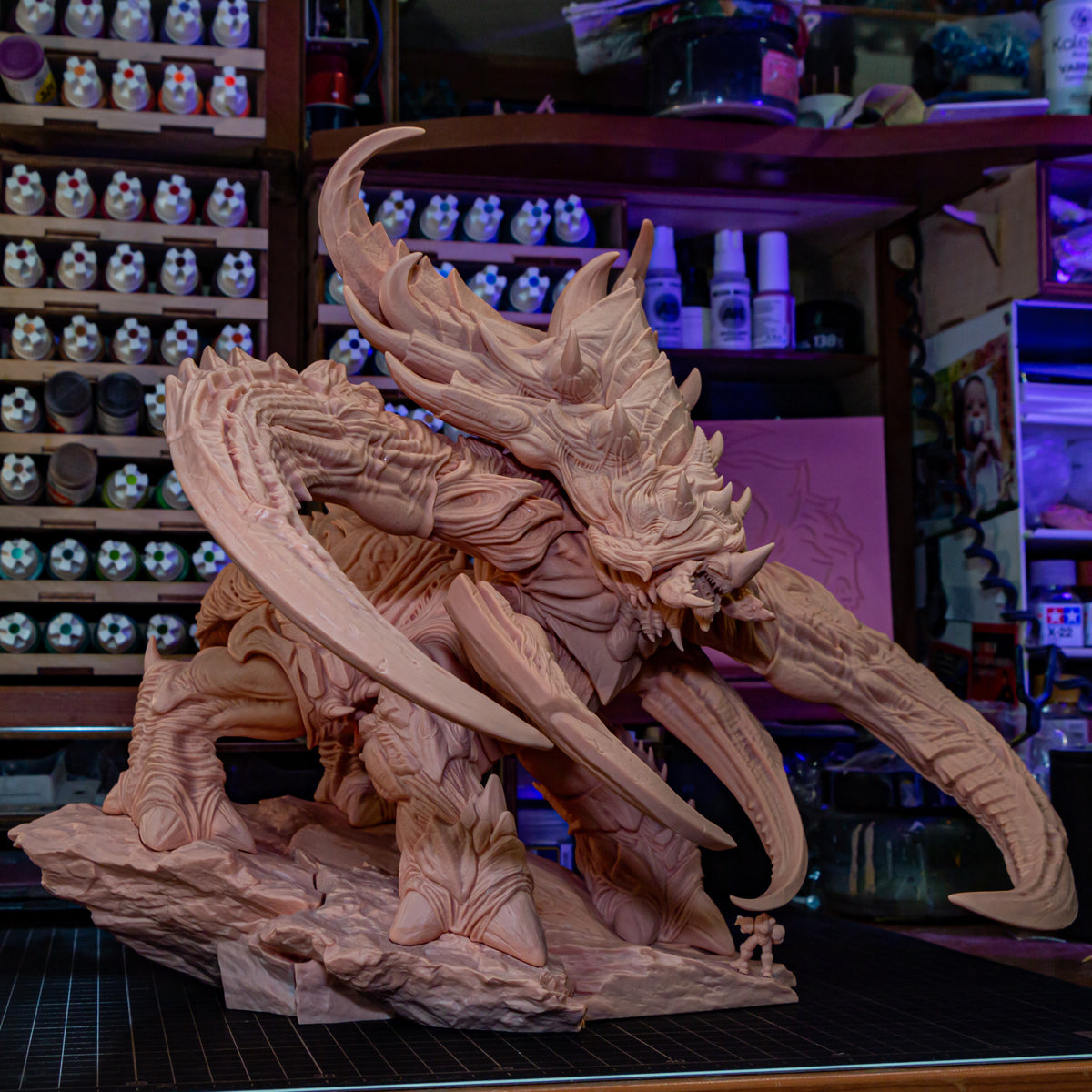 Ultralisk resin figure