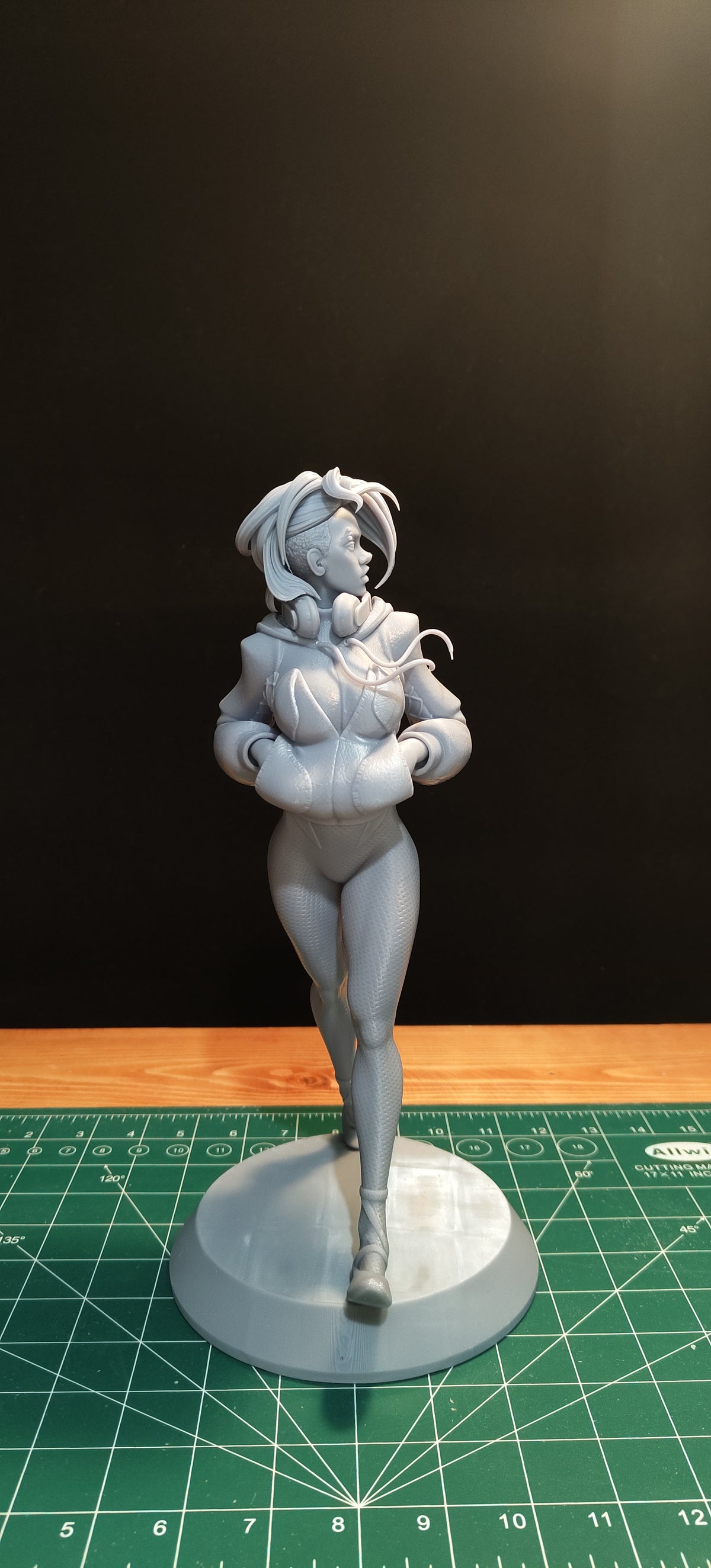 White Spider Gwen resin figure