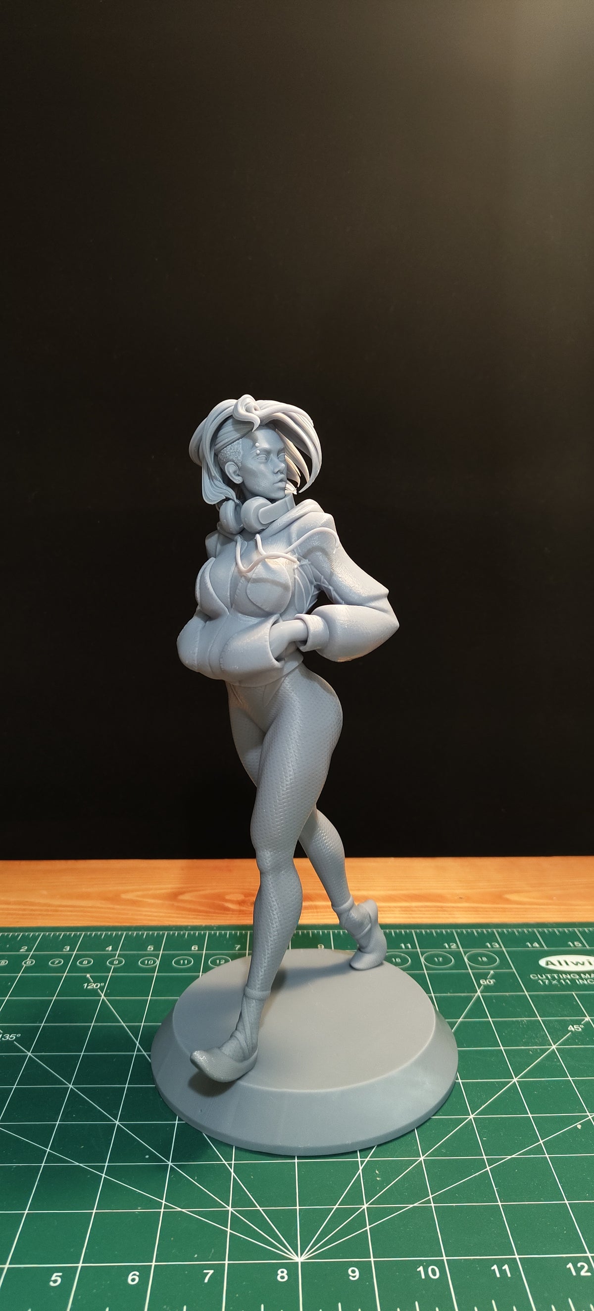White Spider Gwen resin figure