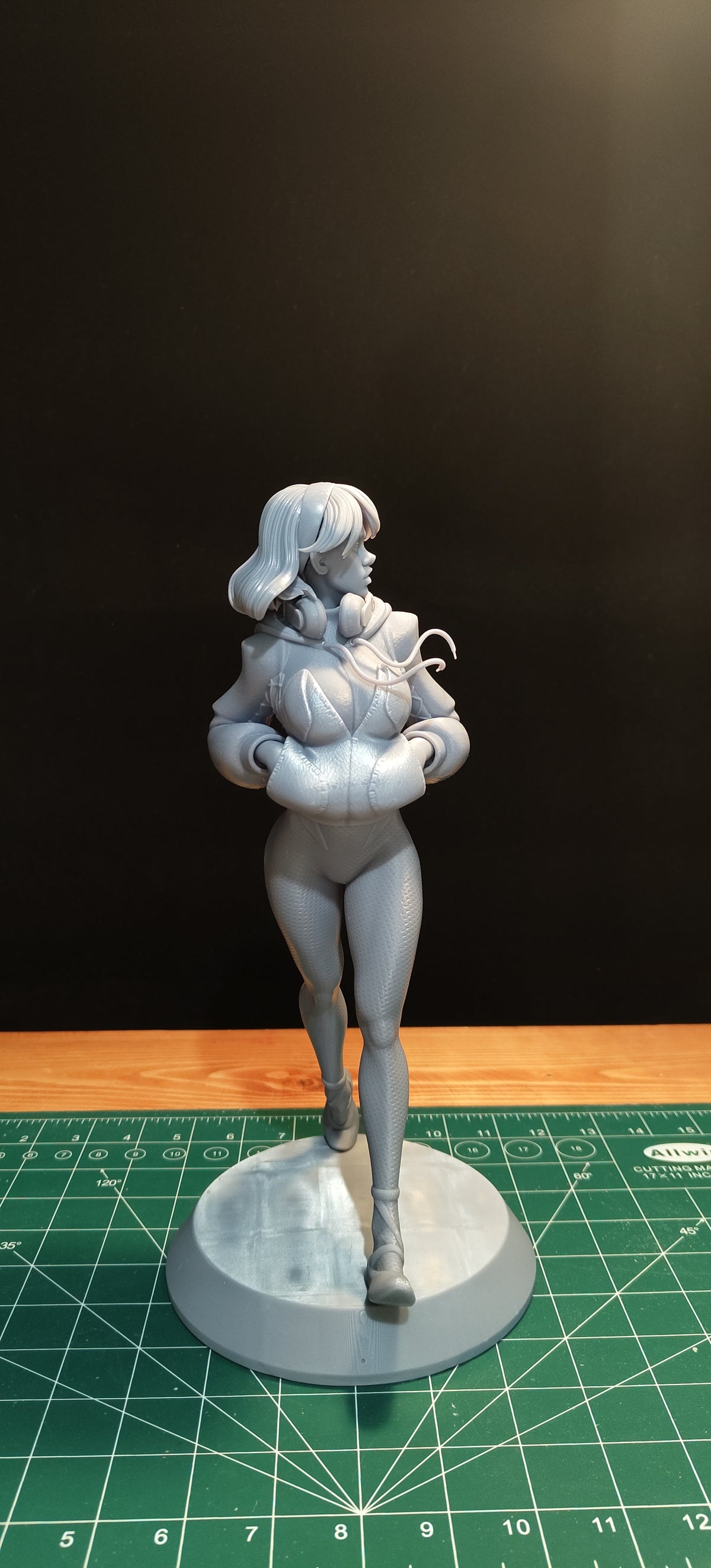 White Spider Gwen resin figure