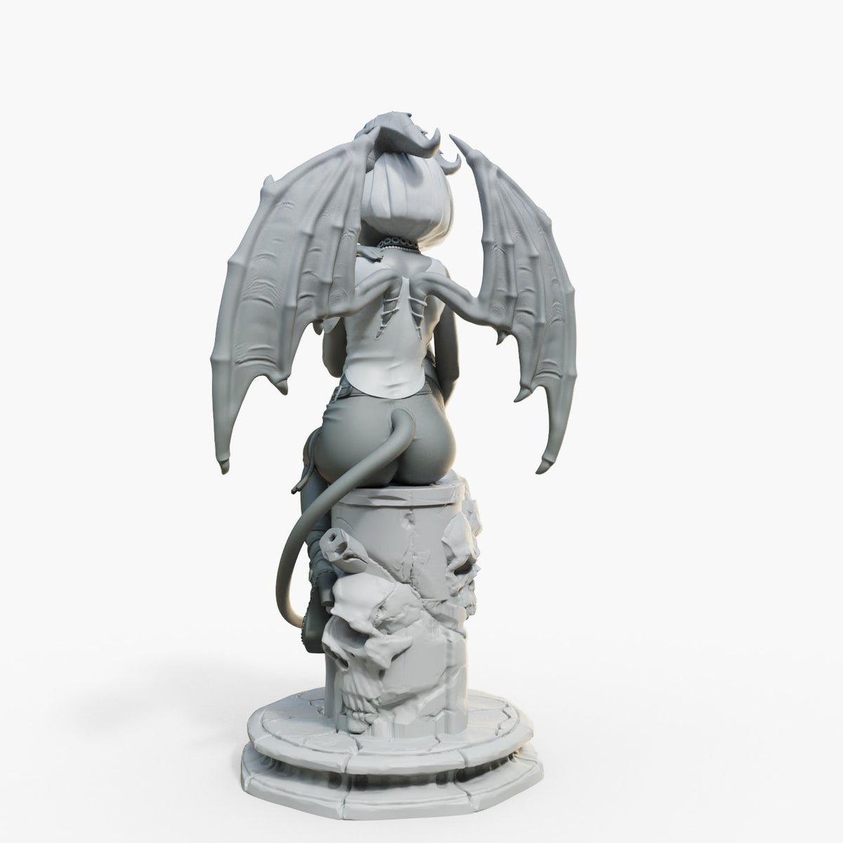 Zarina resin figure