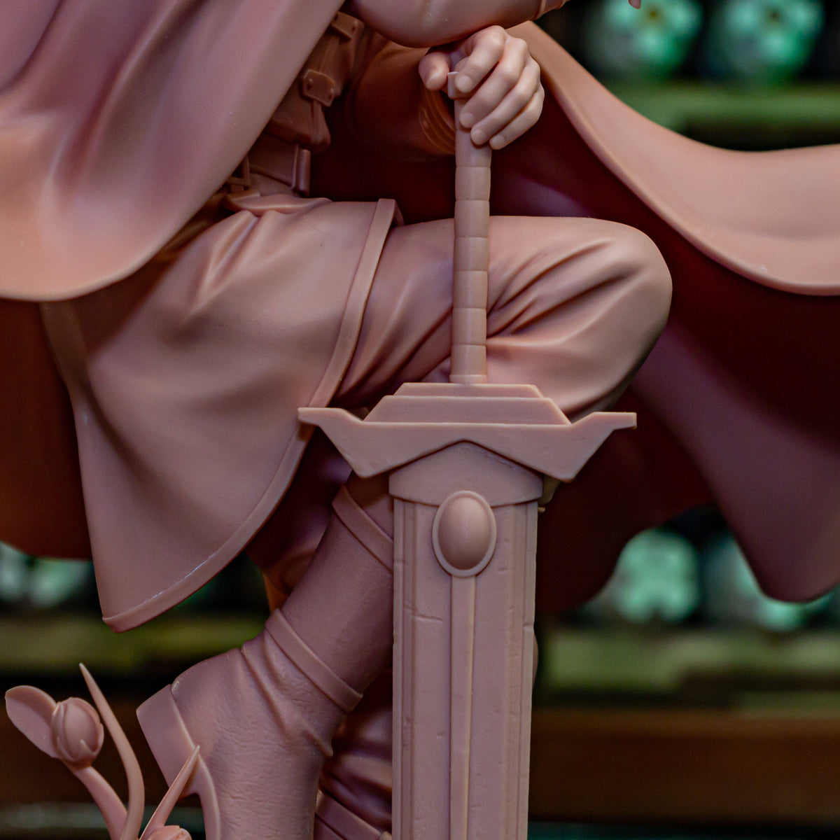 Himmel Cape With Circle Emblem, Hair Styled For Wreath, With Wreath, Right Hand Holding Flowers resin figure