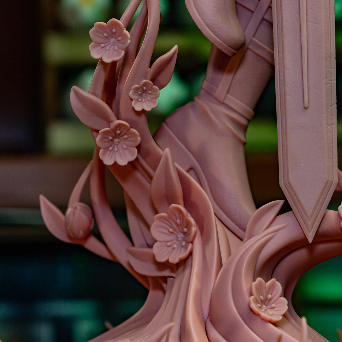 Himmel Cape With Circle Emblem, Hair Styled For Wreath, With Wreath, Right Hand Holding Flowers resin figure