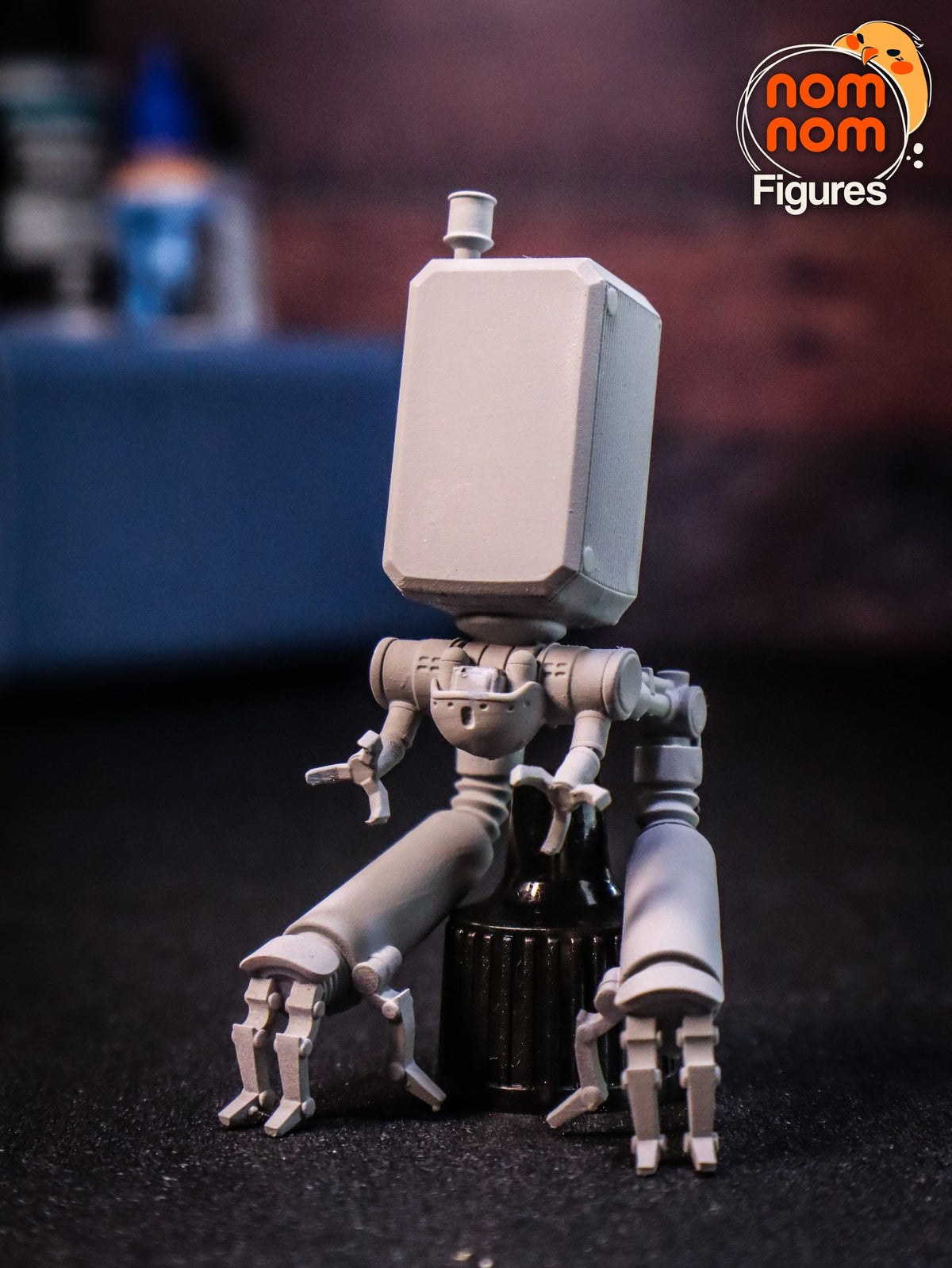 2B resin figure