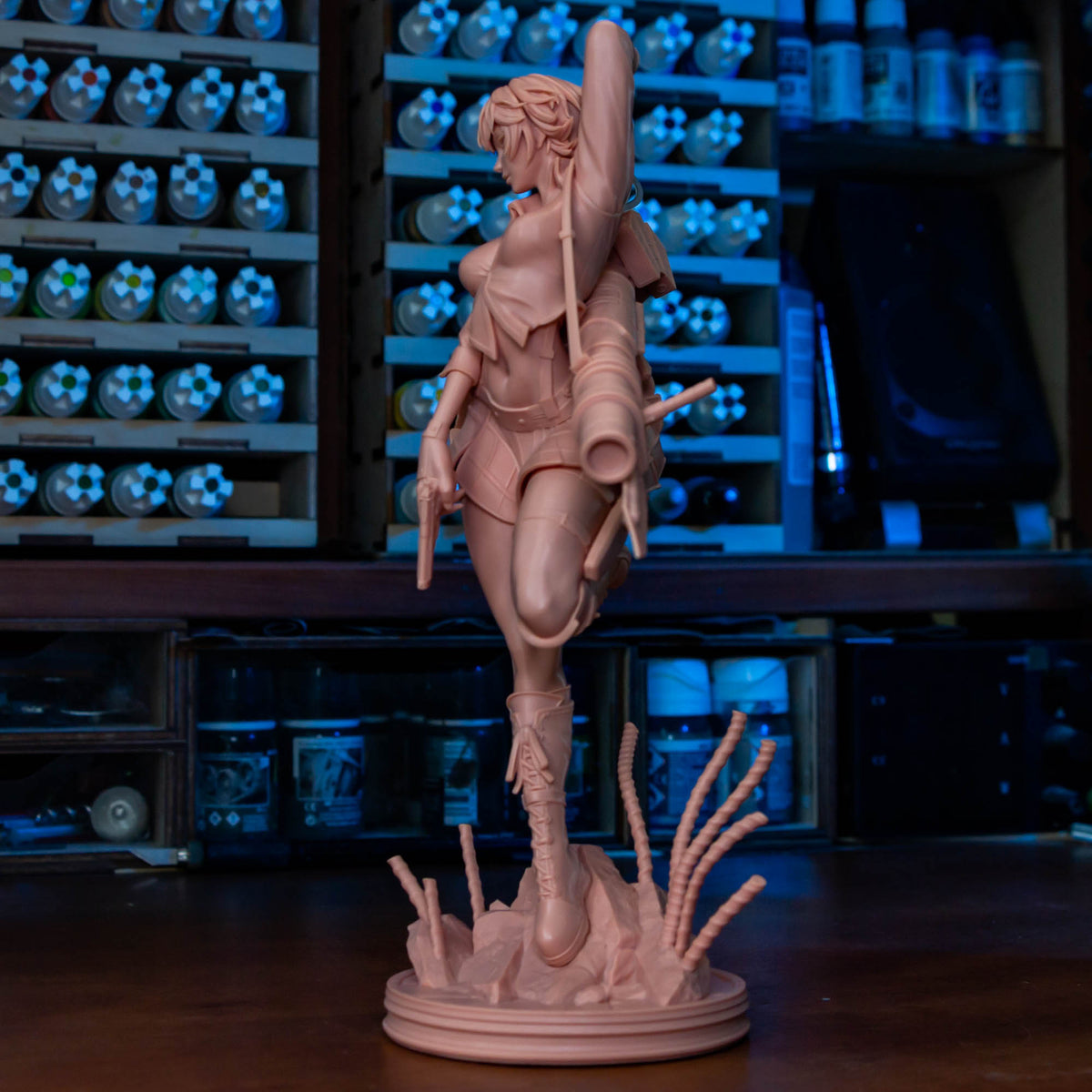 Lady resin figure