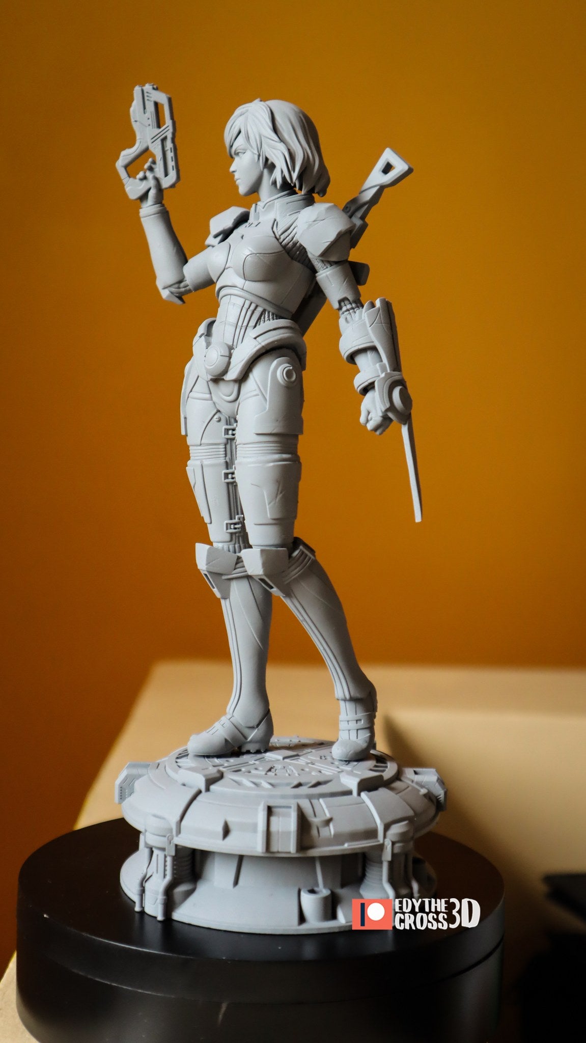 Female Shepard resin figure