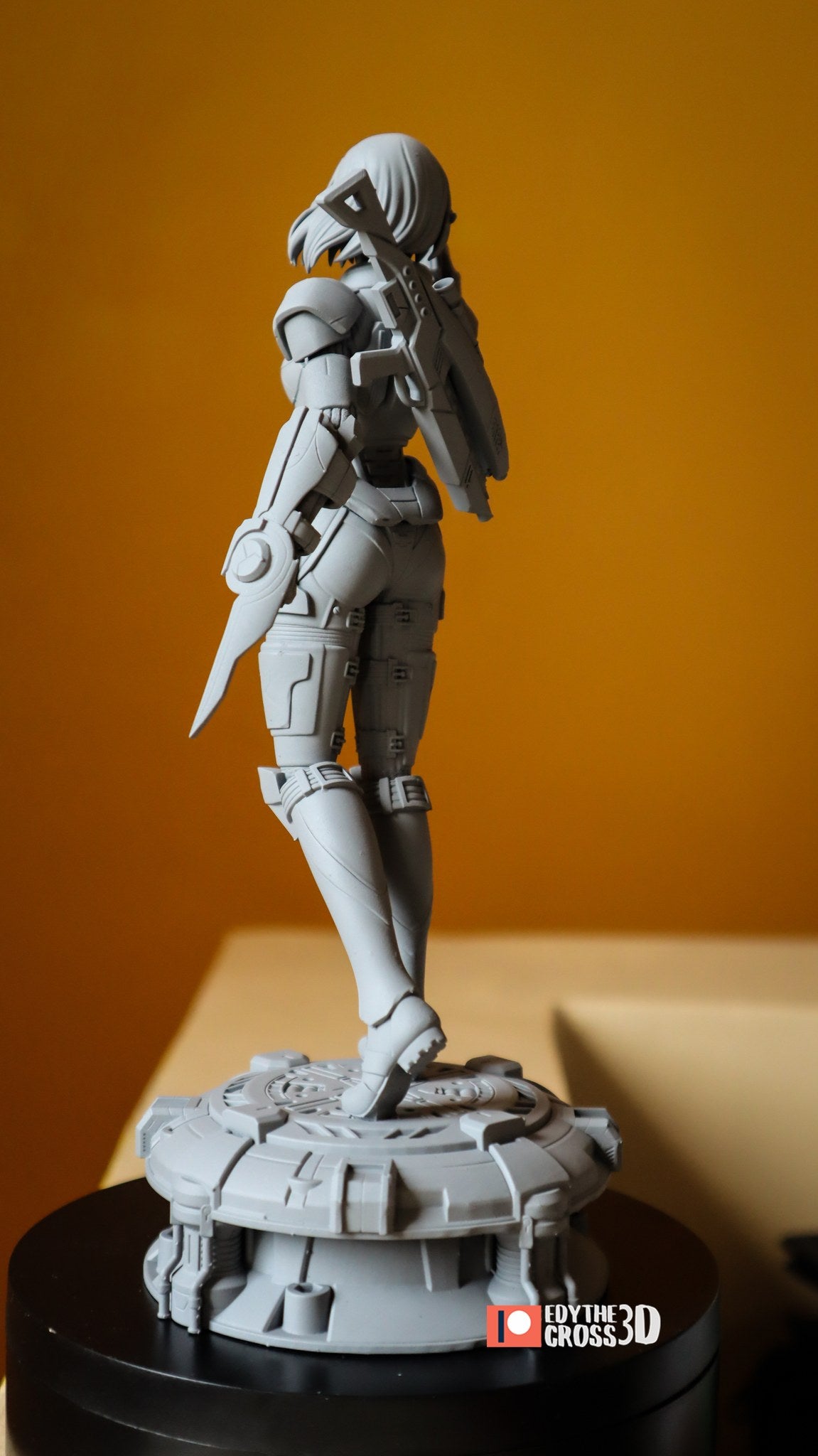 Female Shepard resin figure