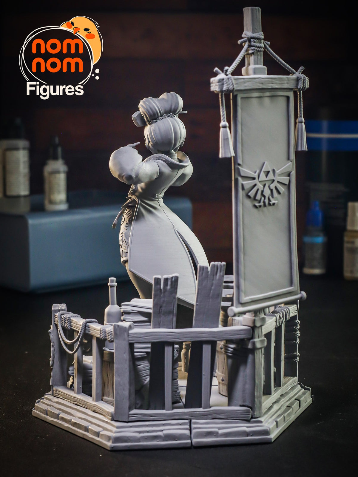 Purah resin figure