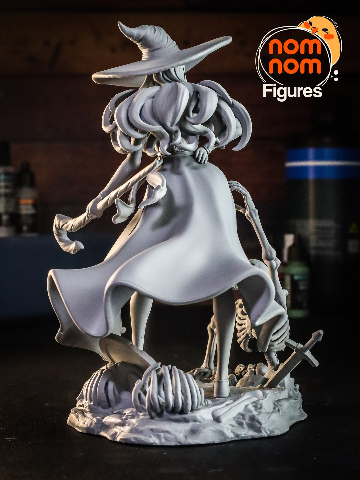Sorceress resin figure