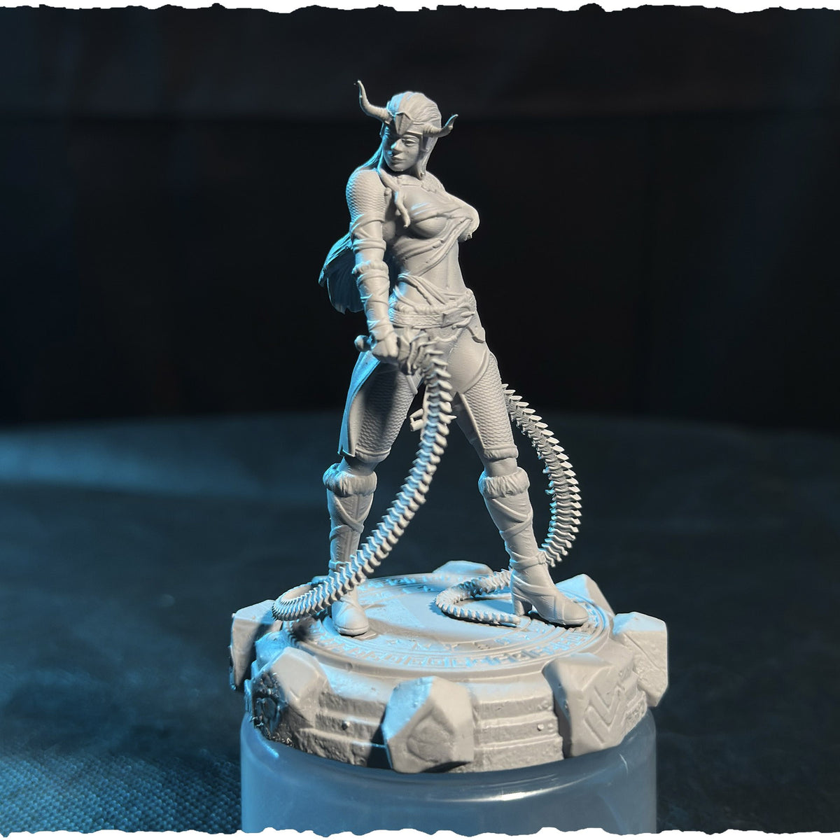 Svala resin figure