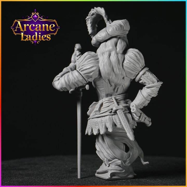 Vaelindra resin figure
