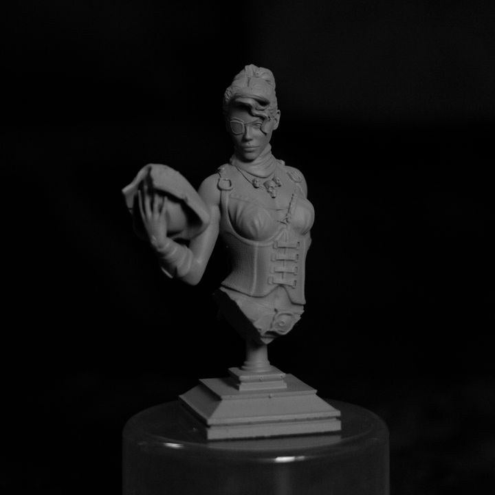Lovina Kimberley resin figure
