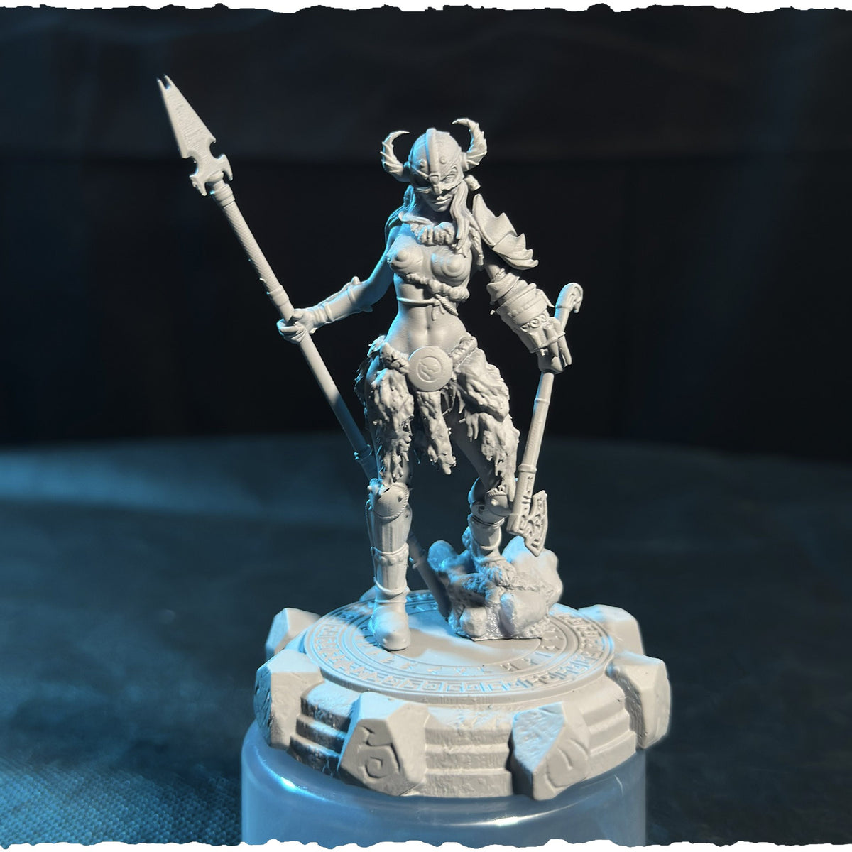 Sigrid resin figure